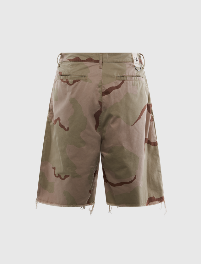 SINGLE PLEAT CAMO SHORTS