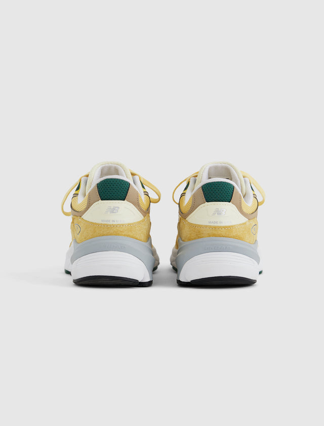 990V6 “ペールイエロー”